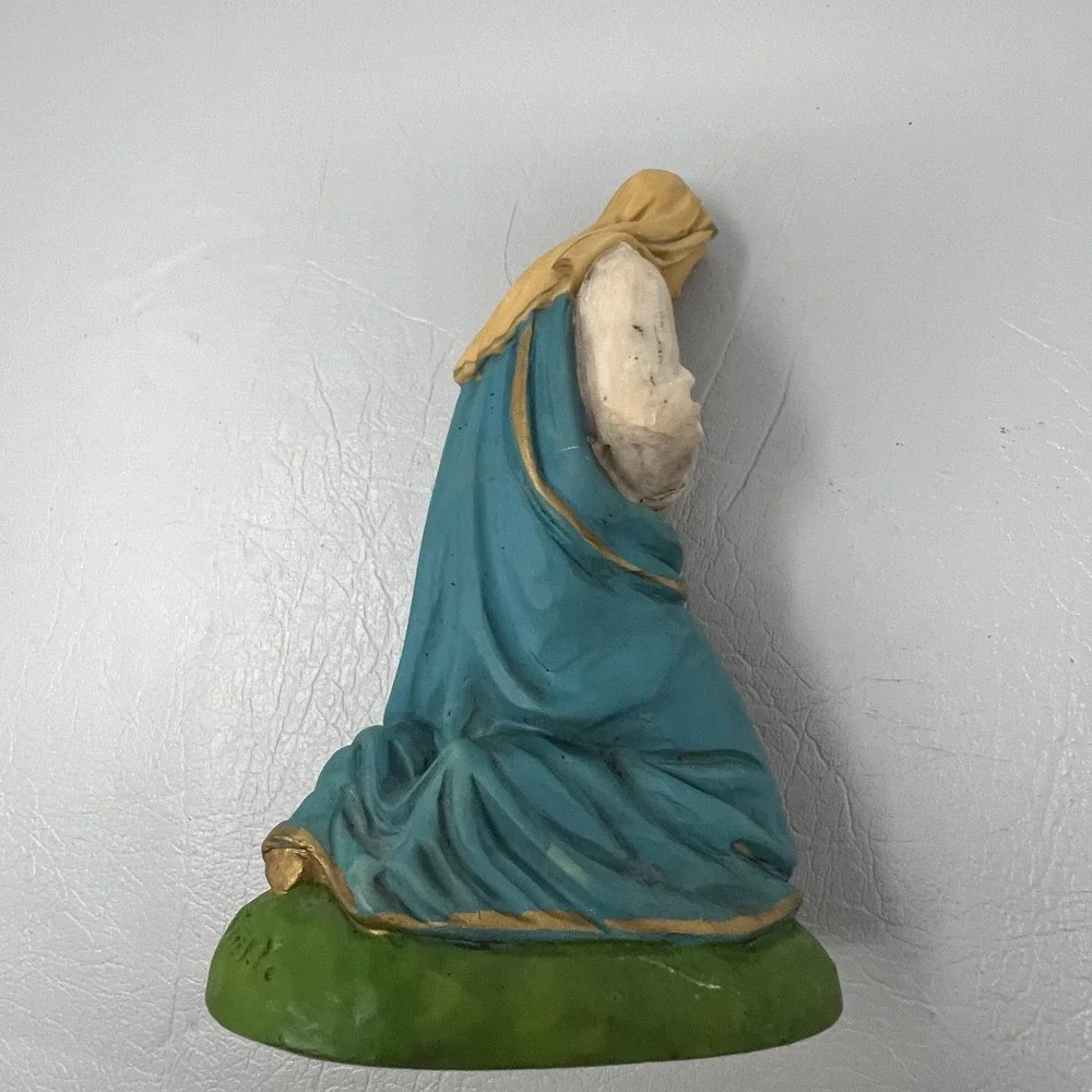 Vintage Virgin Mary Figurine Nativity Creche Hand Painted in Italy 7‎ inch